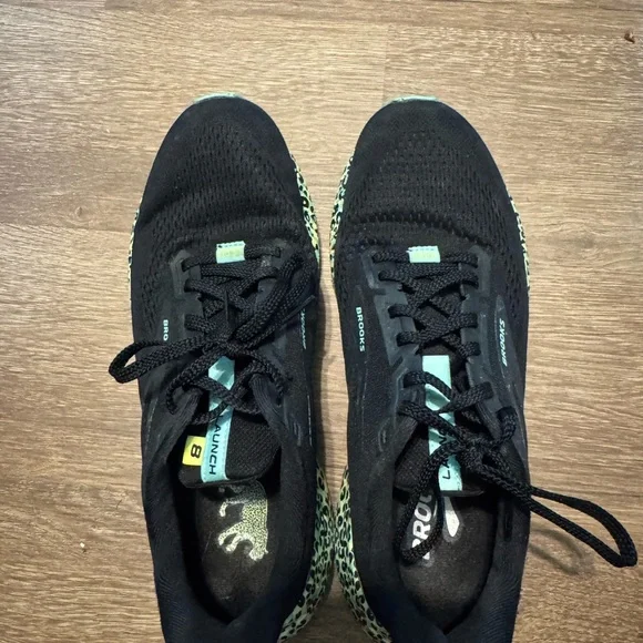 Brooks - Picture 2 of 2